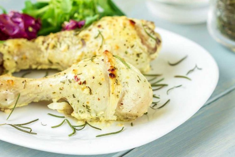 Куриные ножки со сметаной в духовке