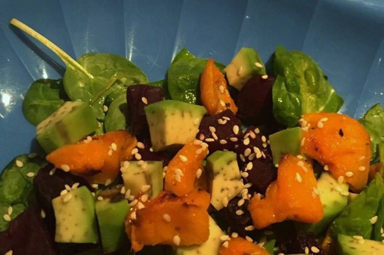 ПП салат из свеклы, авокадо и тыквы