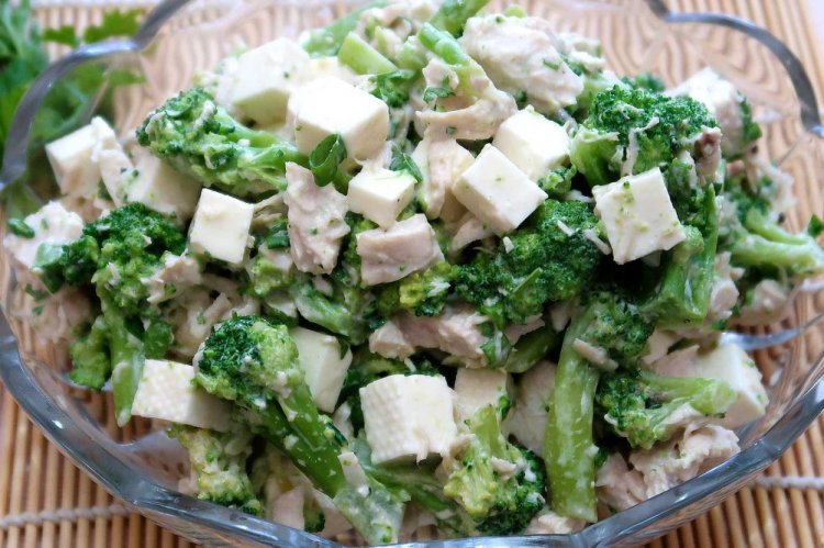 ПП салат с курицей и брокколи