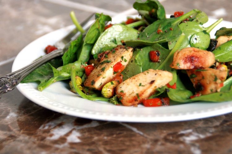 ПП салат с курицей и шпинатом