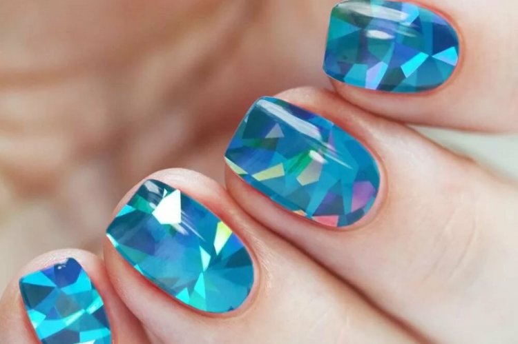 Стеклянный маникюр