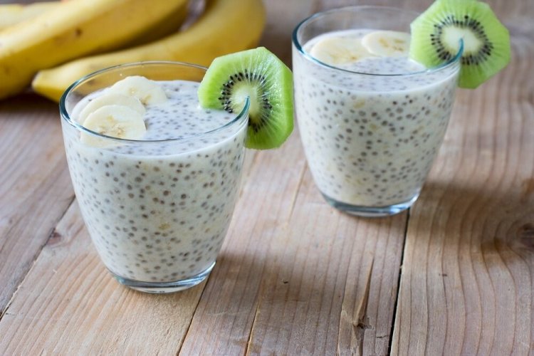 Чиа-пудинг на кефире с медом