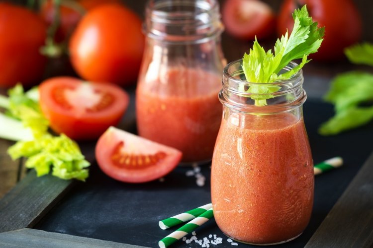 Белковый смузи с помидорами и творогом