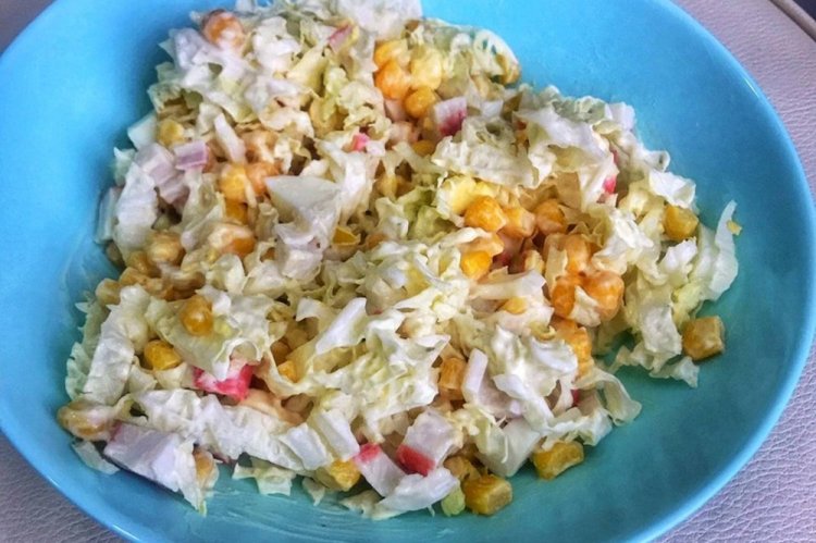 ПП салат с пекинской капустой и крабовыми палочками