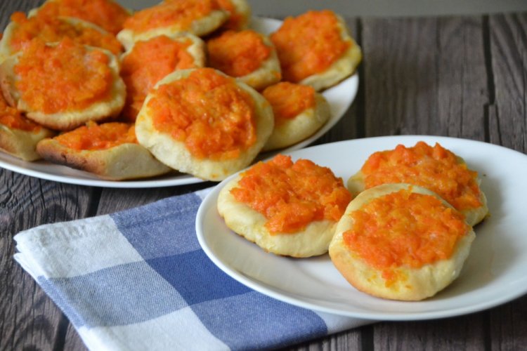 Шаньги с морковью