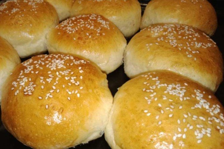 Сдобные булочки с творогом и зеленью