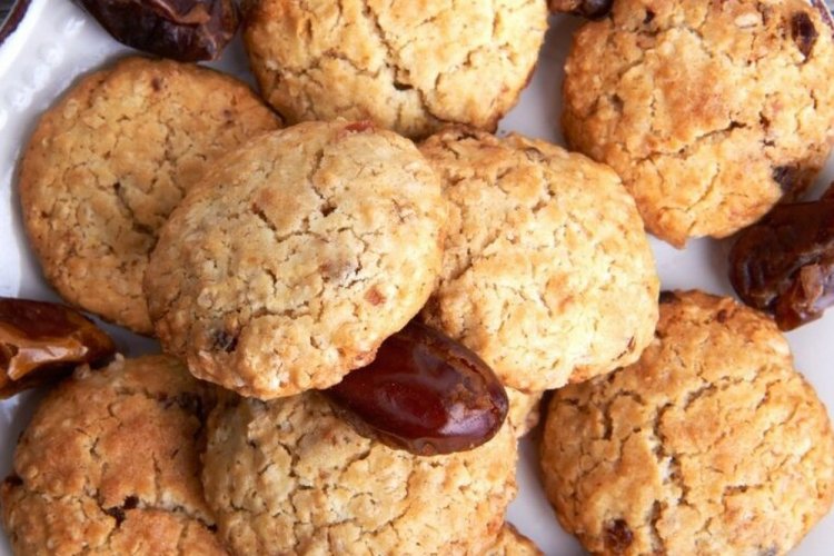 Овсяное печенье с финиками и медом