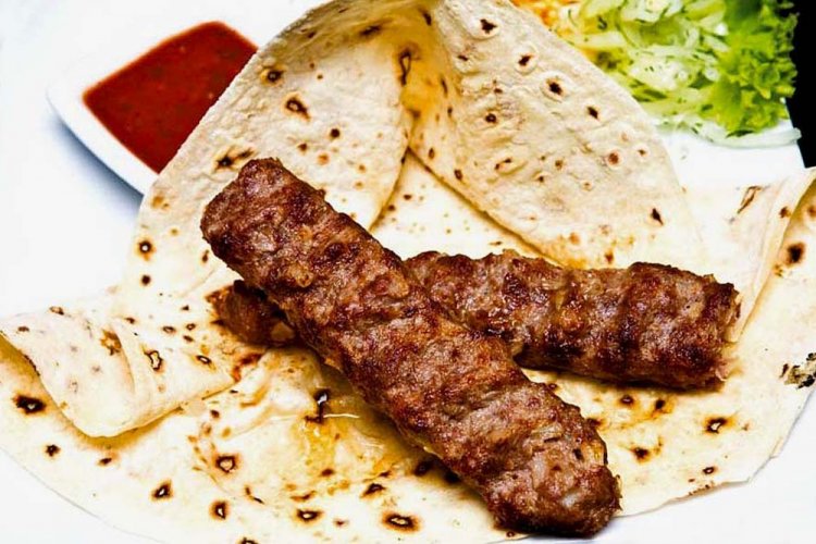 Острый люля-кебаб из говядины на мангале