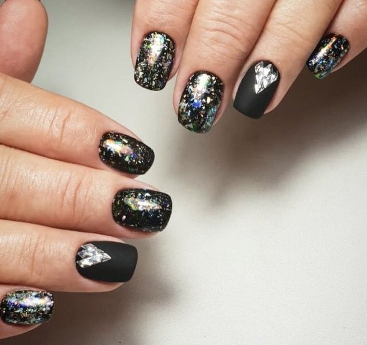 Гранж на короткие ногти