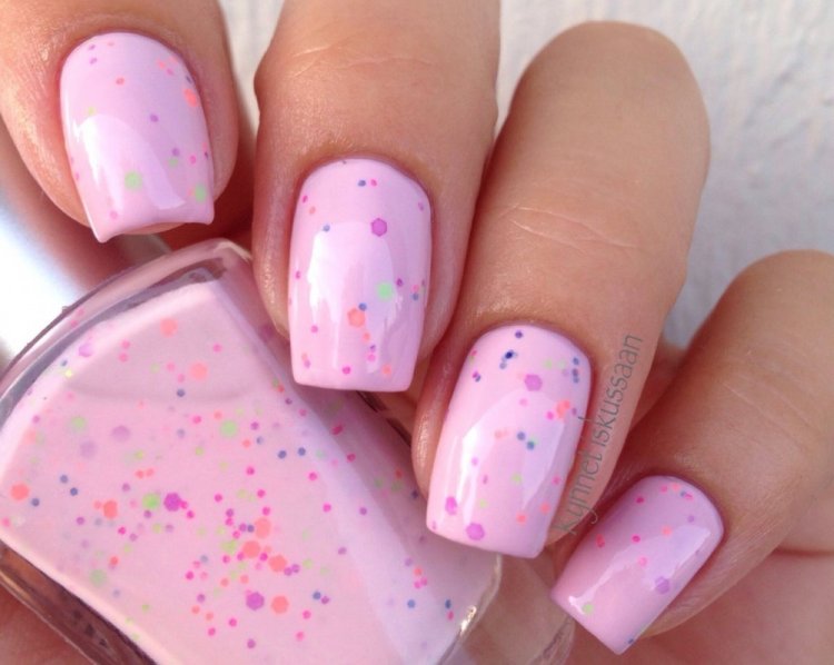 Весенний йогуртовый маникюр