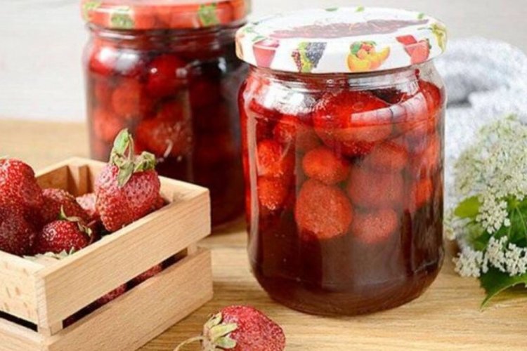 Клубника в собственном соку на зиму