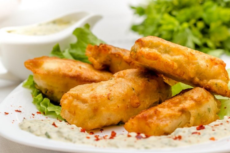 Жареный минтай в сметанном кляре