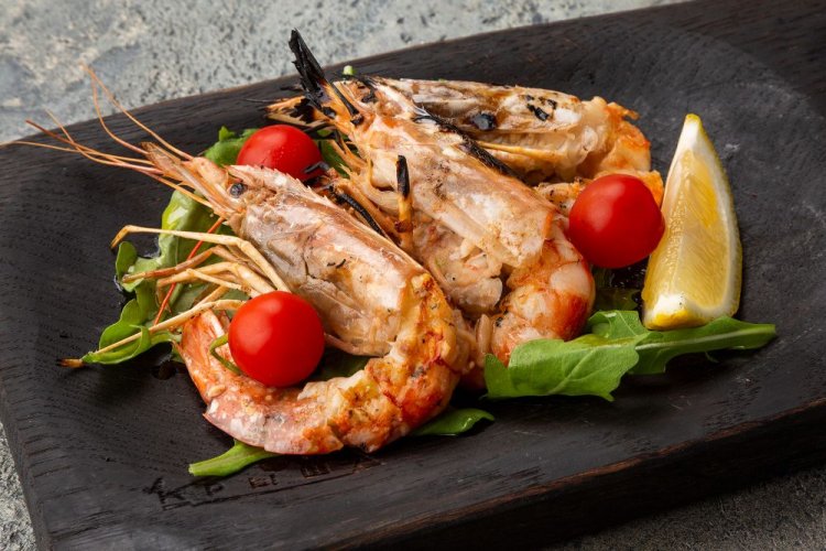 Лангустины в винном маринаде на гриле