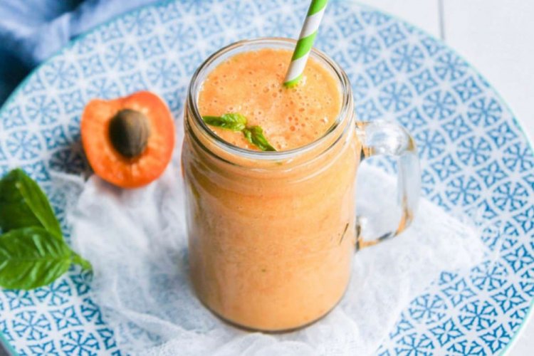 Смузи из абрикосов и бананов