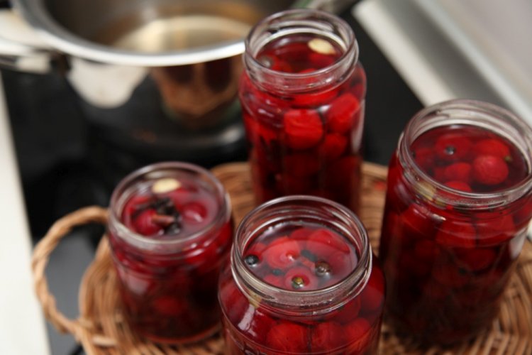 Маринованная вишня