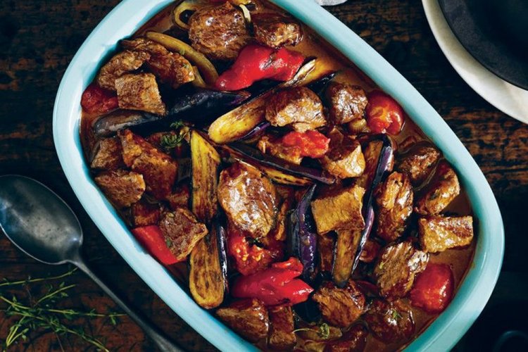 Тушеная баранина с баклажанами