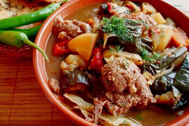 Тушеная баранина с овощами