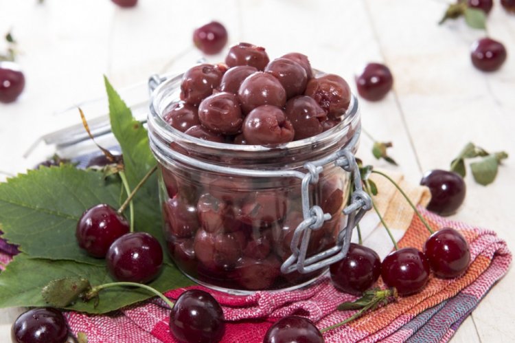 Маринованная черешня