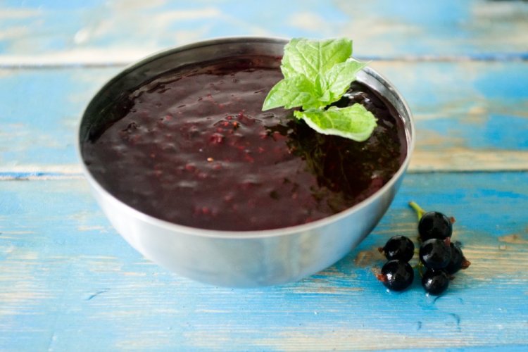 Соус из черной смородины