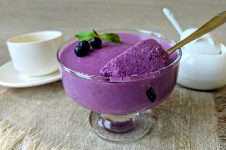 Суфле с черной смородиной