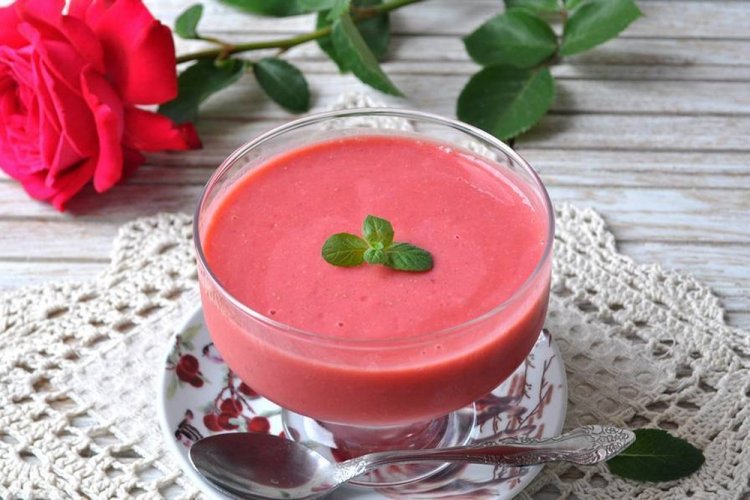 Белковый мусс с земляникой