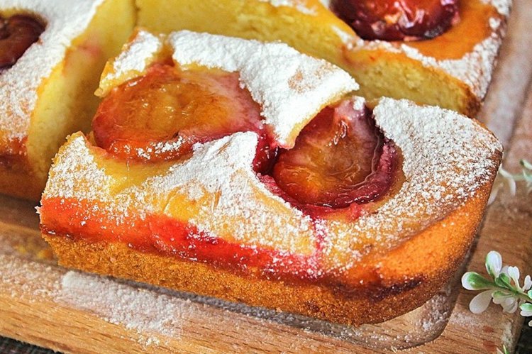 Пирог со сливой на кефире