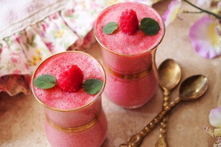 Малиновый мусс с манкой