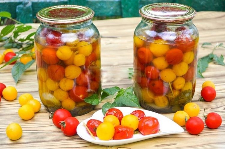 Маринованные помидоры с алычой