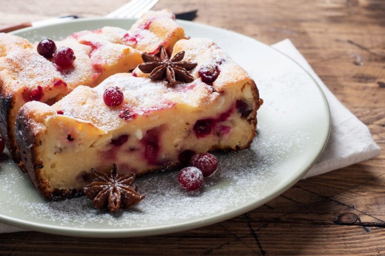 Творожная запеканка с клюквой