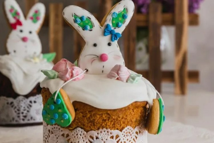 Кулич в виде пасхального кролика