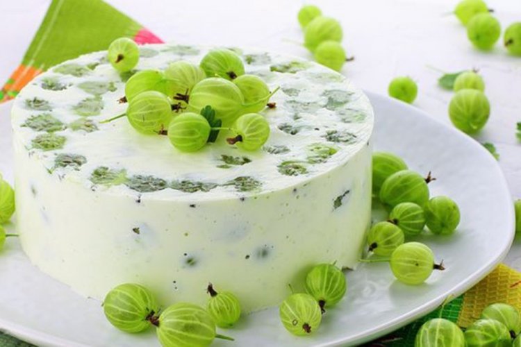 Творожный торт с крыжовником без выпечки