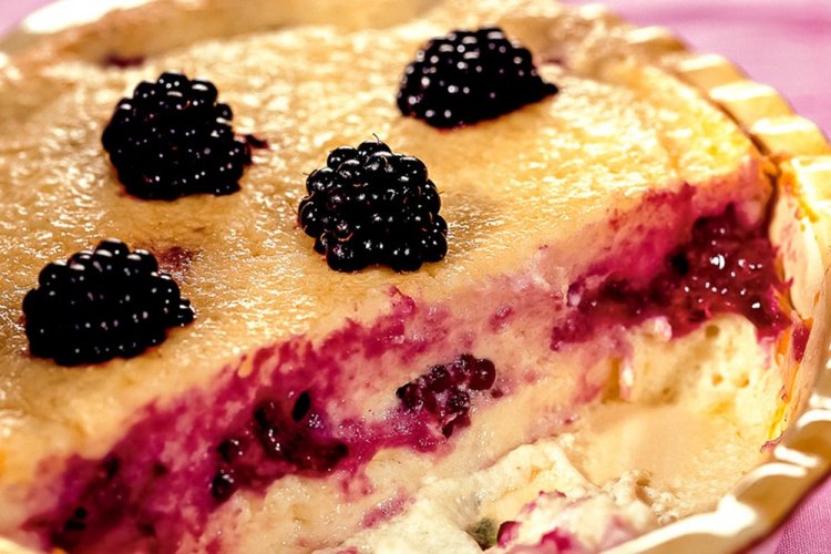 Творожная запеканка с ежевикой