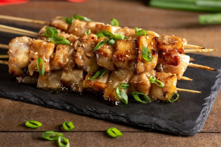 Шашлык из минтая, маринованного в соевом соусе с майонезом