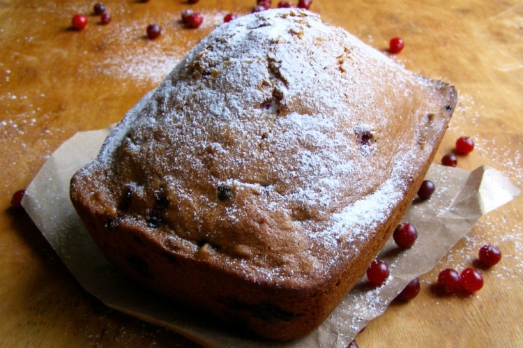 Кекс с брусникой