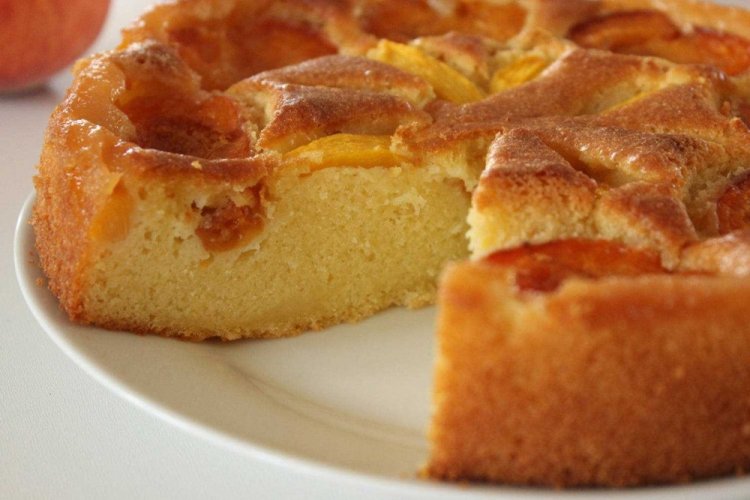 Заливной пирог с нектаринами