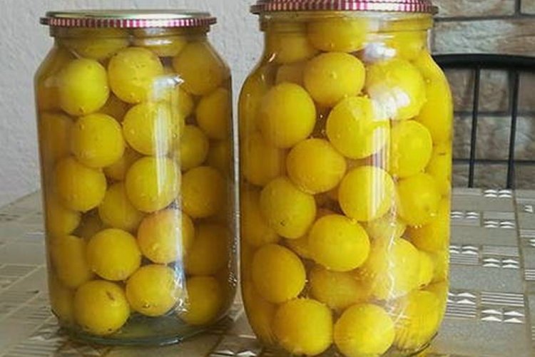 Желтая алыча в сахарном сиропе