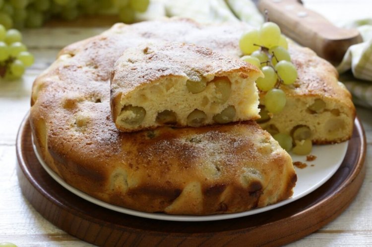 Пирог с виноградом