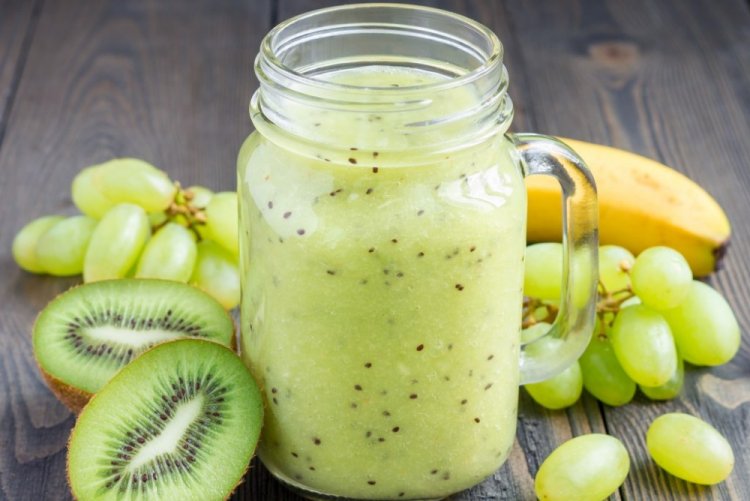 Смузи с бананами и виноградом