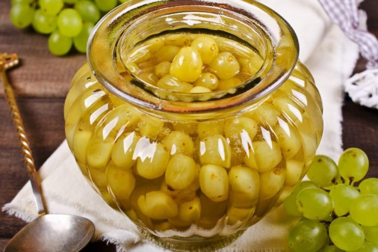 Целый виноград в сиропе на зиму