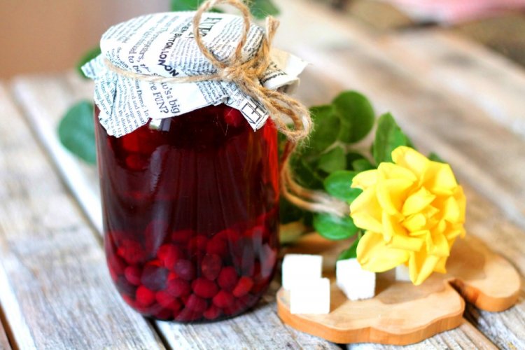 Компот из кизила и персиков на зиму