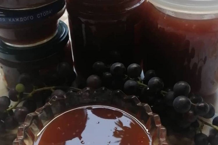 Пряный соус из винограда Изабелла на зиму