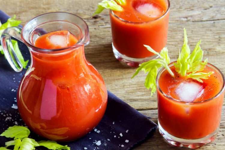 Сок из сельдерея с помидорами