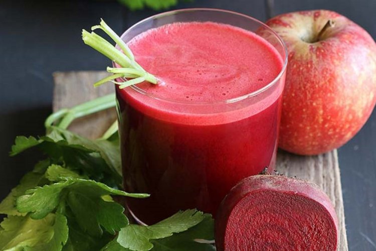 Сок из сельдерея, свеклы, моркови и яблока