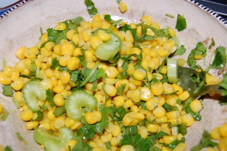 ПП салат с сельдереем и кукурузой