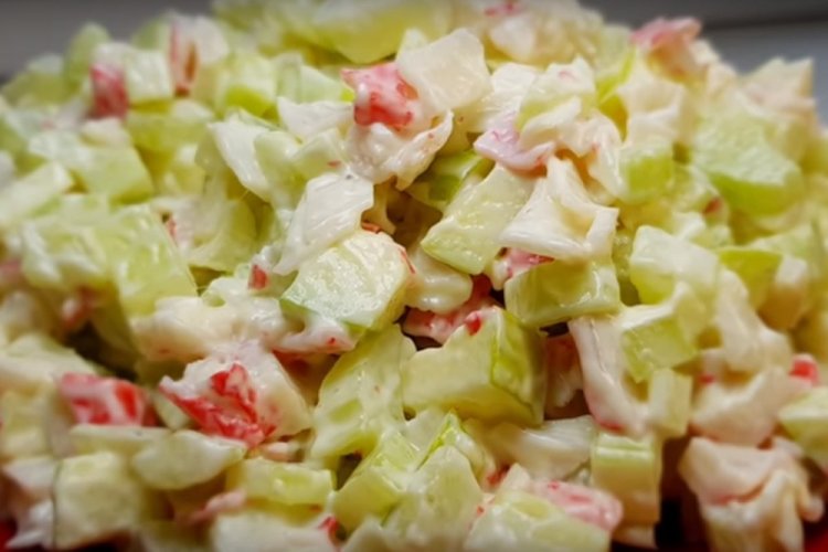 ПП салат с сельдереем и крабовыми палочками