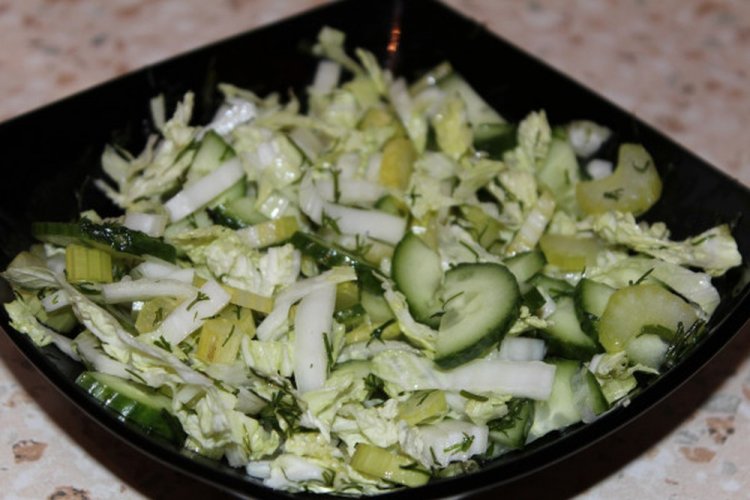 ПП салат с капустой и сельдереем