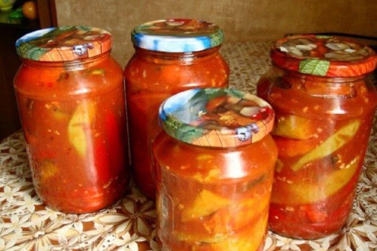 Острый болгарский перец в томате на зиму