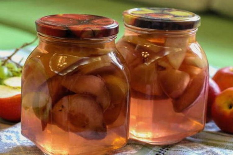 Компот из нектаринов и яблок на зиму