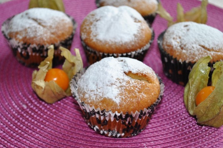 Банановые маффины с физалисом