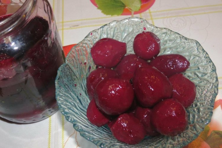 Маринованная свекла в банках целиком